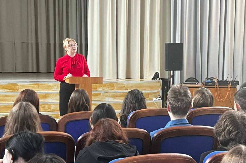 Адвокаты АПМО провели тематическую беседу с учениками 9-х классов 