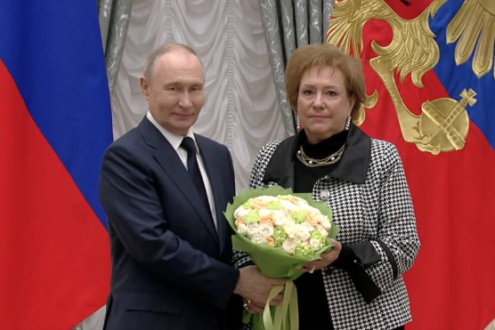Владимир Путин вручил Светлане Володиной почетный знак «Заслуженный юрист Российской Федерации»
